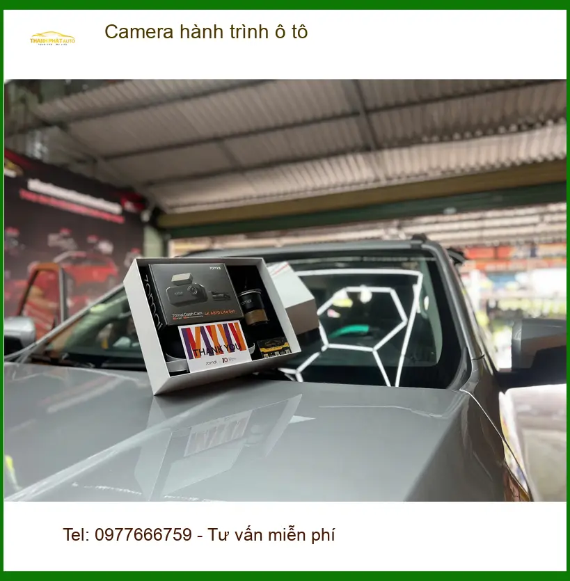 Anh Dũng lắp Camera hành trình ô tô cho Toyota Camry tại Quận 2 để an tâm lái xe