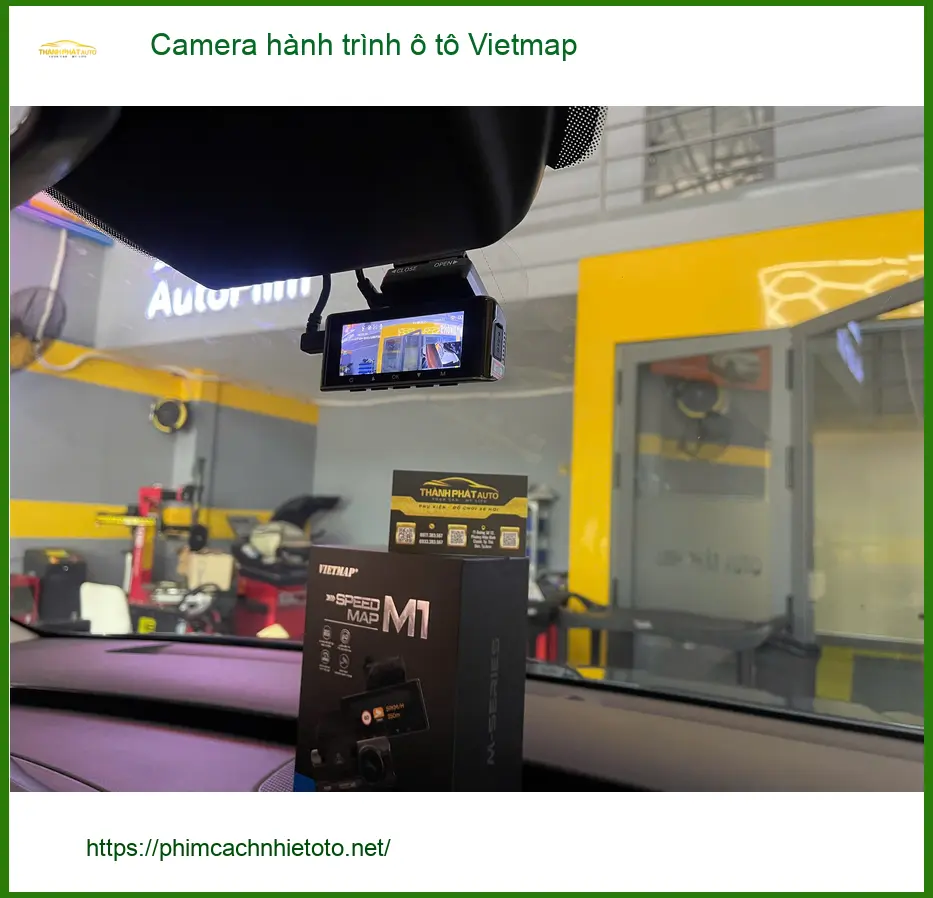 Anh Minh lắp Camera hành trình Vietmap cho Honda CRV tại Quận 9 để đảm bảo an toàn