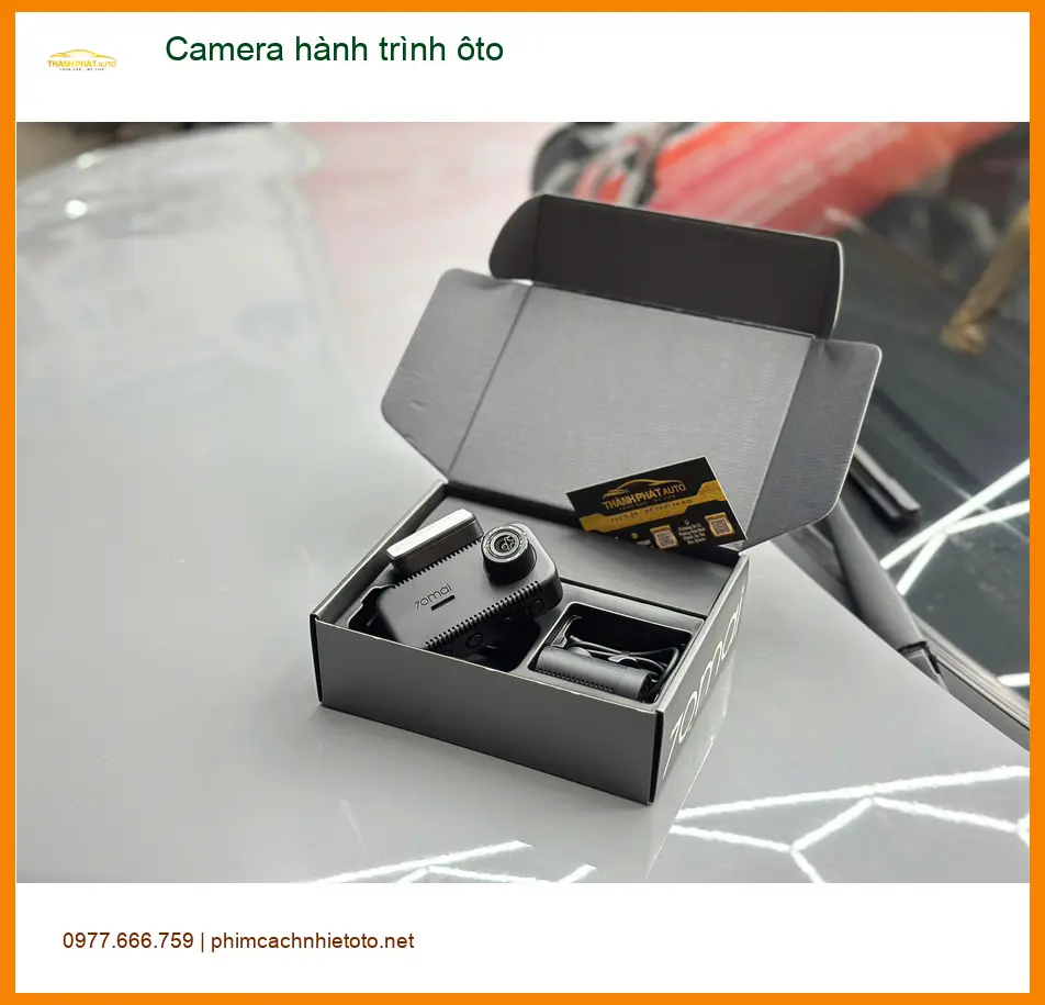 Anh Trường lắp Camera hành trình Hyundai Accent tại Hóc Môn an toàn