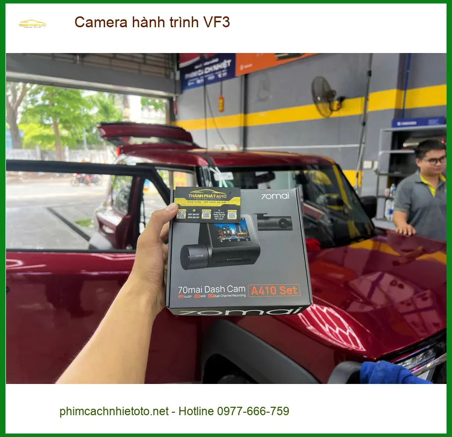 Anh Hoàng Anh lắp camera hành trình VinFast VF3 tại Quận 9 để an tâm di chuyển