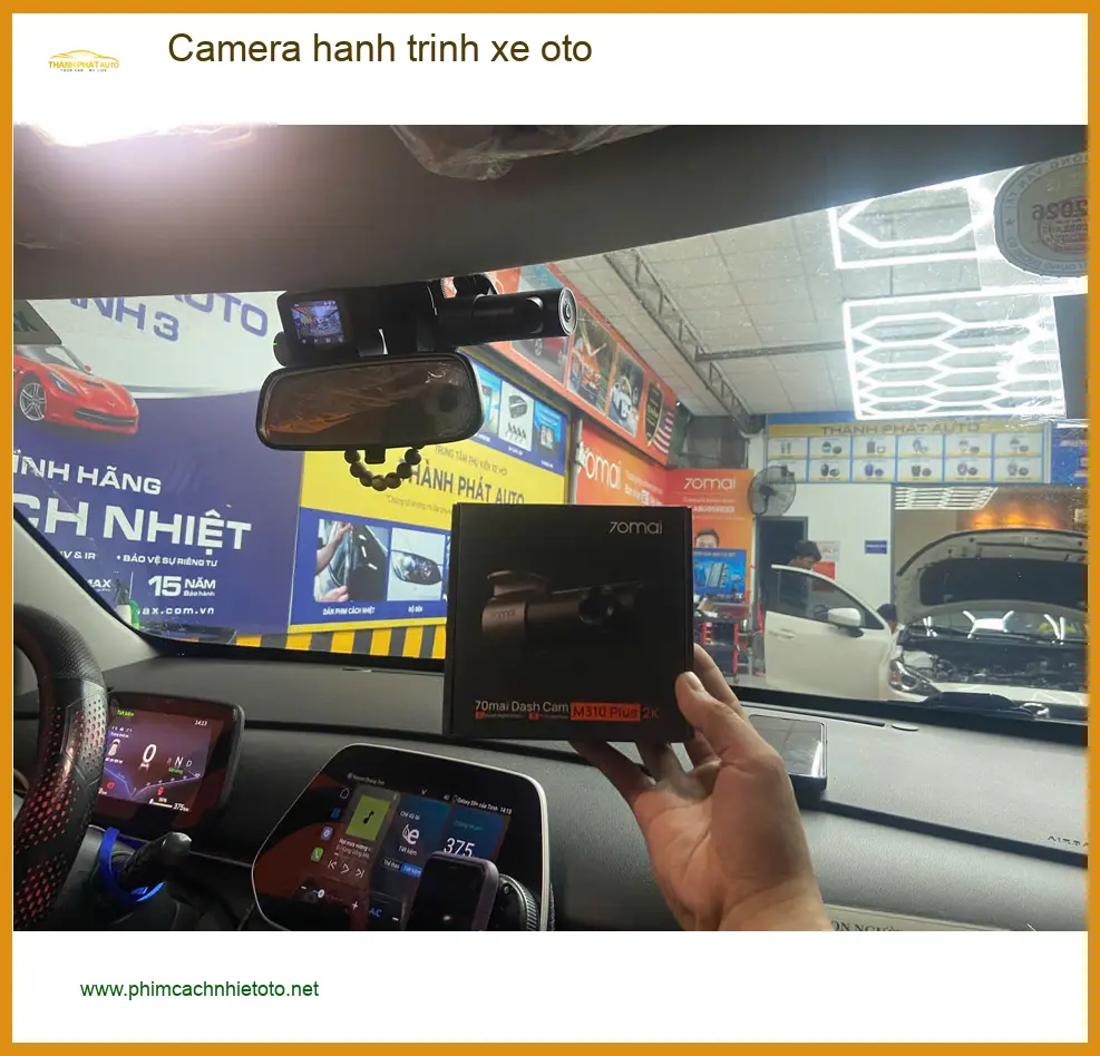 Chị Thảo lắp camera hành trình xe Hyundai Santa Fe tại Quận 2 an toàn hơn ảnh thực tế 3