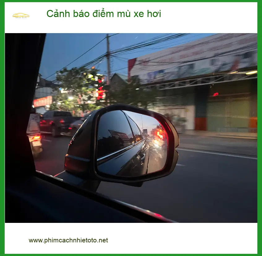 Cô Thảo lắp đặt cảnh báo điểm mù cho Hyundai Accent tại Quận 6 để lái xe an toàn hơn ảnh thực tế 4