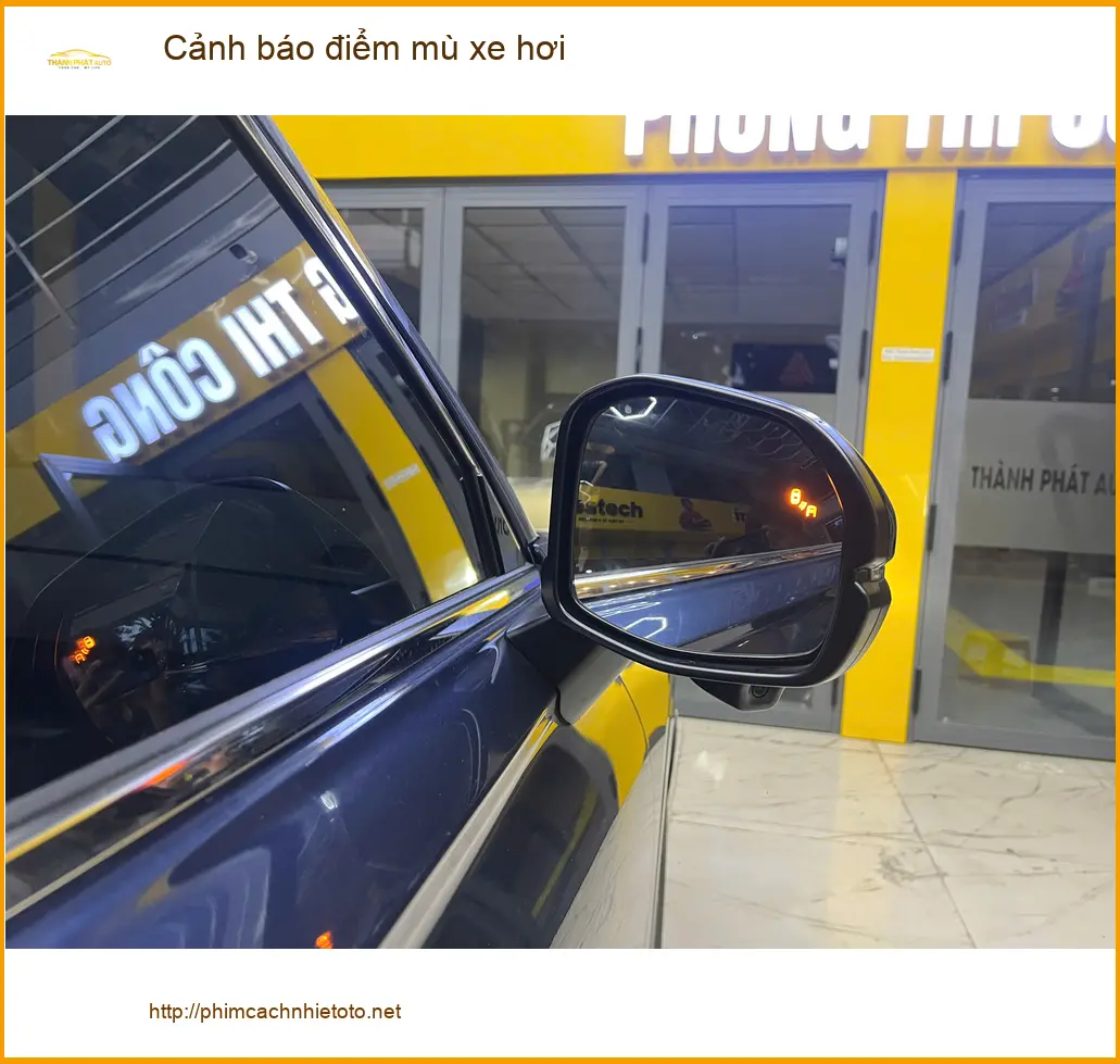 Anh Duy lắp cảnh báo điểm mù Hyundai Accent an toàn hơn tại Thủ Đức ảnh thực tế 3