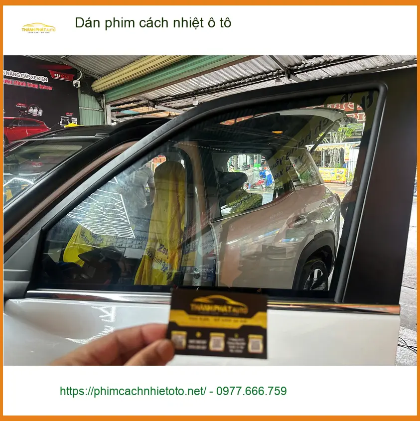 Anh Đức Anh dán phim cách nhiệt ô tô Hyundai Santa Fe tại Quận 1 chống nóng hiệu quả ảnh thực tế 5