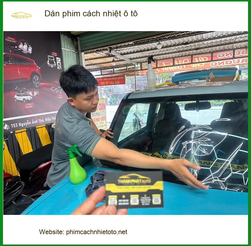Anh Quang dán phim cách nhiệt ô tô Hyundai Accent chống nóng hiệu quả tại Quận 3 ảnh thực tế 3