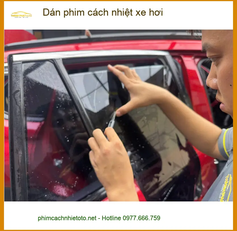 Anh Khôi dán phim cách nhiệt xe hơi Honda HR-V tránh nóng bức mùa hè tại Quận 2 ảnh thực tế 4