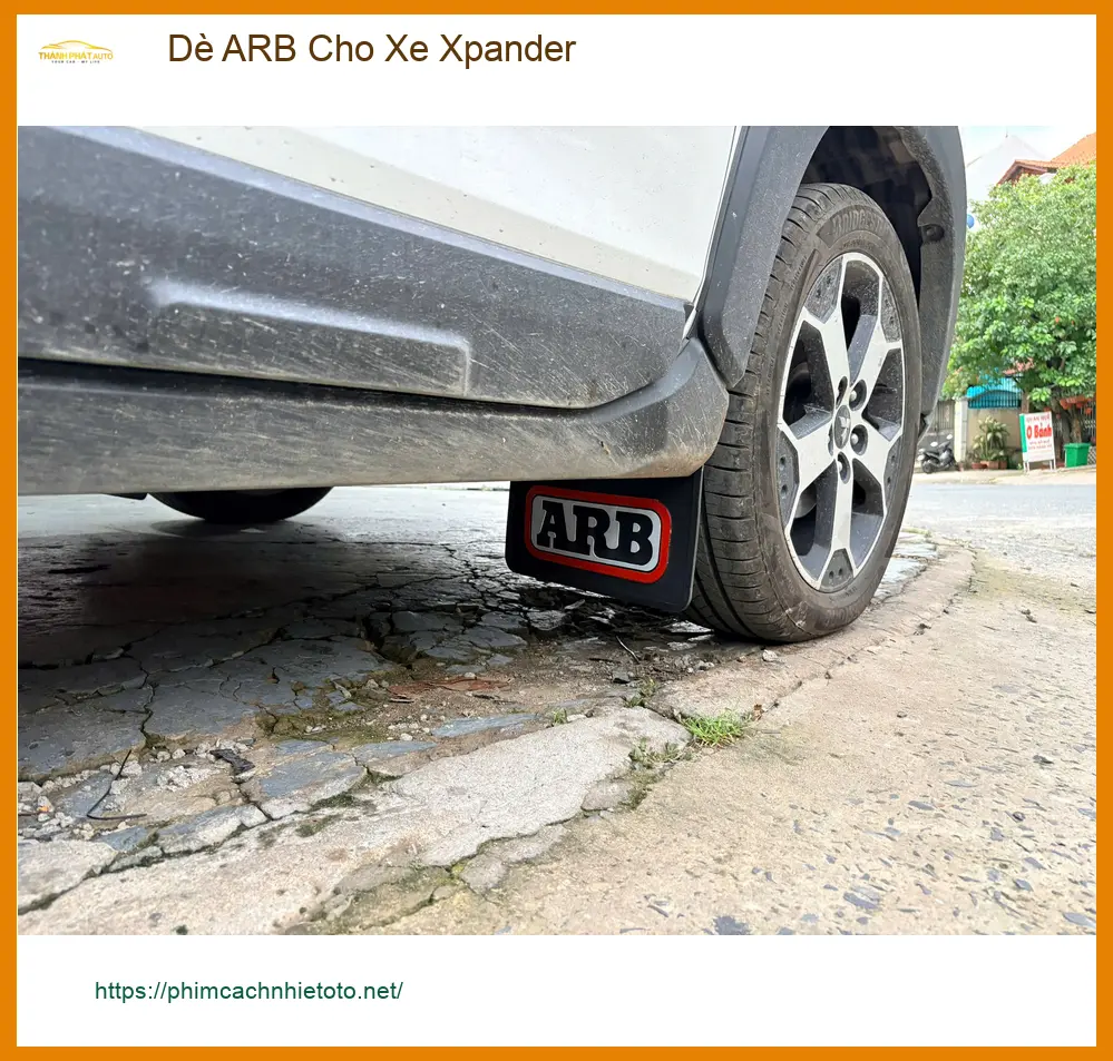 Chú Vĩnh lắp Dè ARB cho Xpander ở Quận 2 để xe không bị bắn bùn khi đi đường xấu ảnh thực tế 3