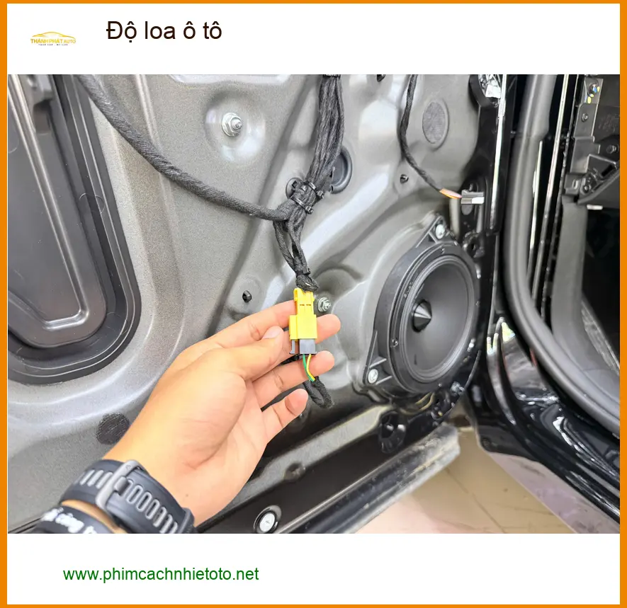 Anh Văn Thành độ loa ô tô cho Mitsubishi Outlander tại Quận 6 vì âm thanh chưa đủ sống động ảnh thực tế 3