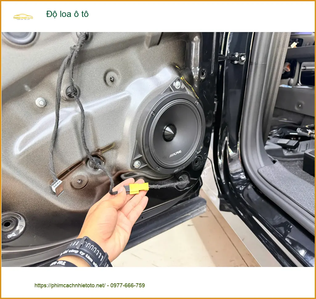 Anh Văn Thành độ loa ô tô cho Mitsubishi Outlander tại Quận 6 vì âm thanh chưa đủ sống động ảnh thực tế 4