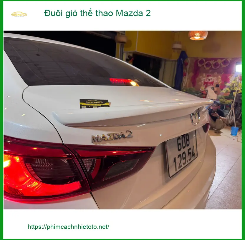 Anh Tuấn Kiệt lắp đuôi gió thể thao Mazda 2 Quận 2 tăng vẻ cá tính ảnh thực tế 2