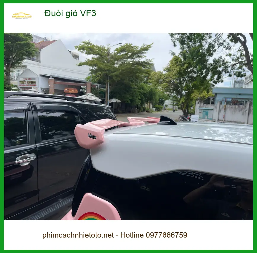 Chị Thảo lắp đuôi gió VF3 tại Quận Phú Nhuận để xe nổi bật hơn