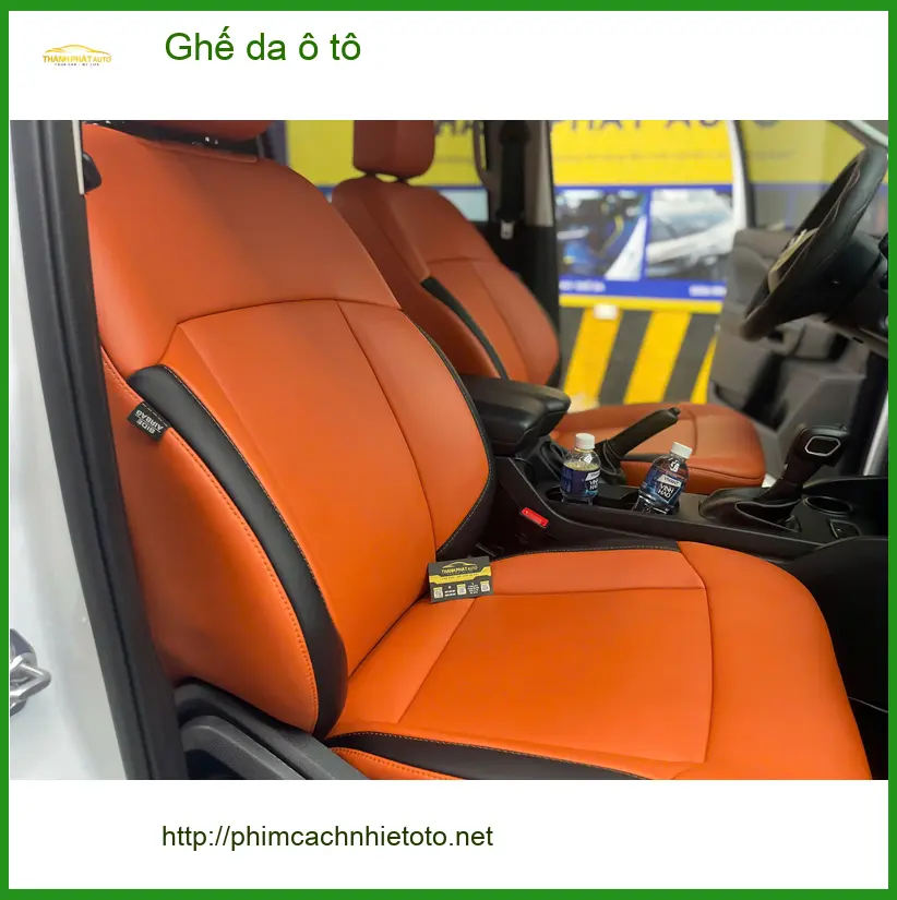 Cô Thanh bọc ghế da ô tô Mercedes C200 tại Quận 7 để nội thất sang trọng hơn ảnh thực tế 4