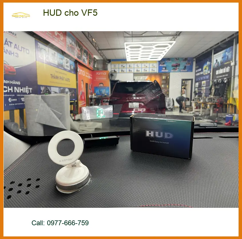 Anh Việt lắp HUD cho VF5 tại Quận Bình Thạnh để hiển thị tốc độ rõ ràng hơn ảnh thực tế 3