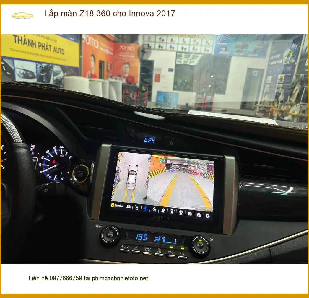 Anh Tấn lắp màn Z18 360 cho Innova 2017 tại Quận 4 để dễ dàng quan sát khi đậu xe ảnh thực tế 3