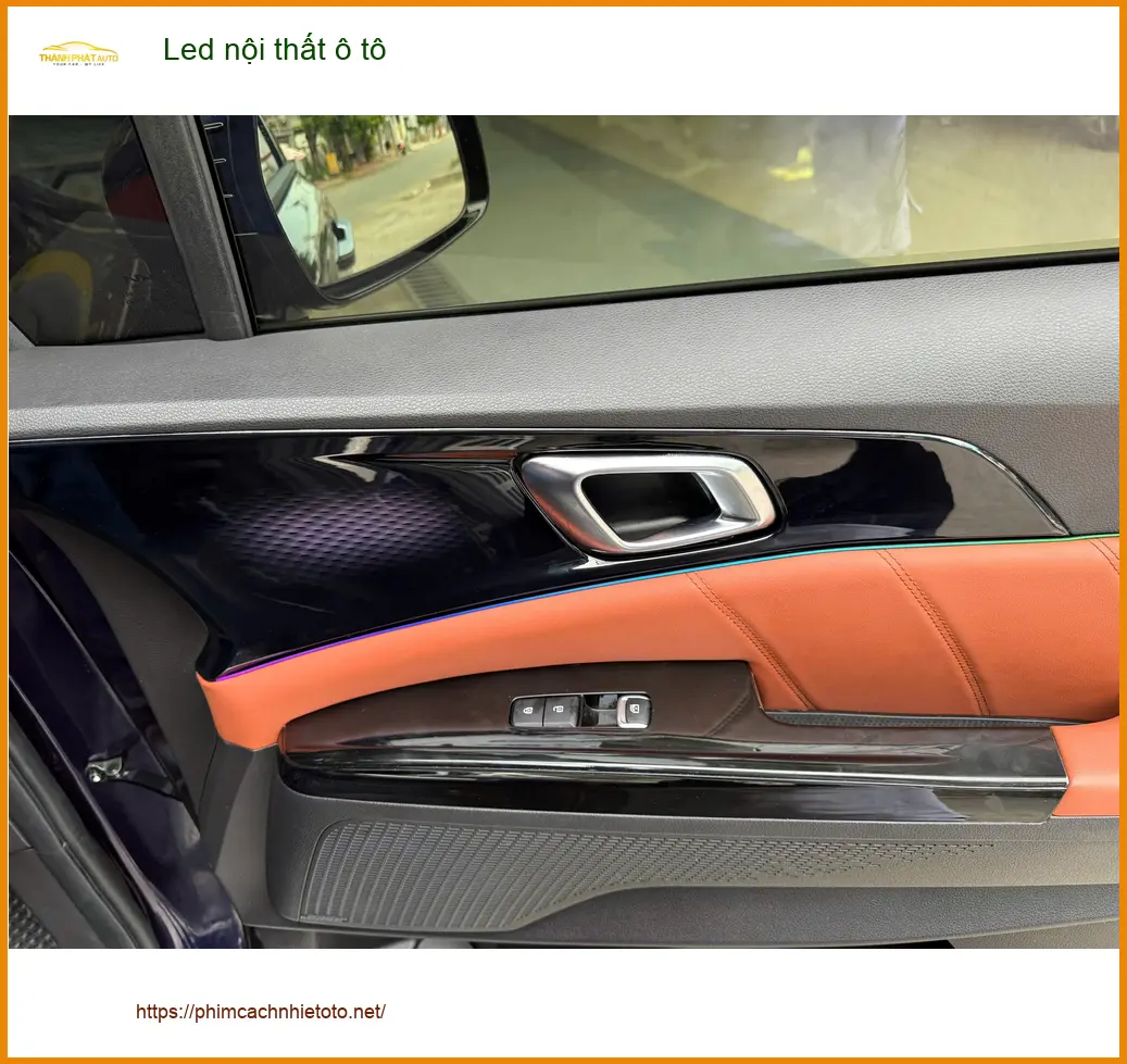 Anh Khang lắp Led nội thất ô tô cho Mazda CX-5 tại Quận Phú Nhuận để nội thất sang hơn ảnh thực tế 2
