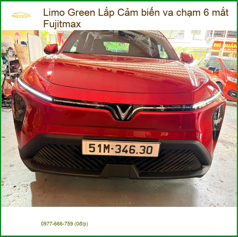 Chị Thùy lắp cảm biến va chạm 6 mắt Fujitmax cho Ford Ranger tại Quận 8
