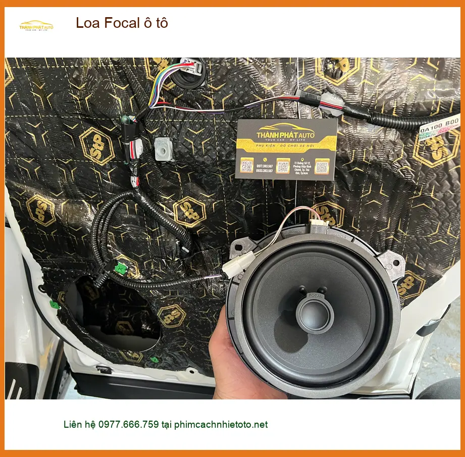 Anh Duy lắp Loa Focal ô tô chính hãng cho Toyota Camry tại Quận Bình Thạnh