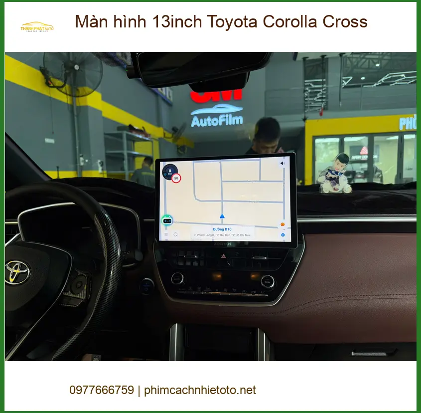 Chị Thư lắp màn hình 13inch Toyota Corolla Cross Quận 4 vì màn zin không sắc nét ảnh thực tế 5