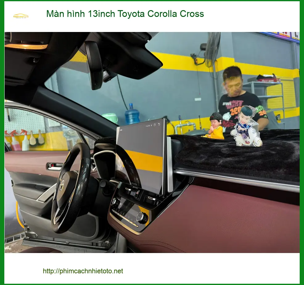 Chú Bình nâng cấp màn hình 13inch Toyota Corolla Cross tại Quận 2 để giải trí tốt hơn ảnh thực tế 4