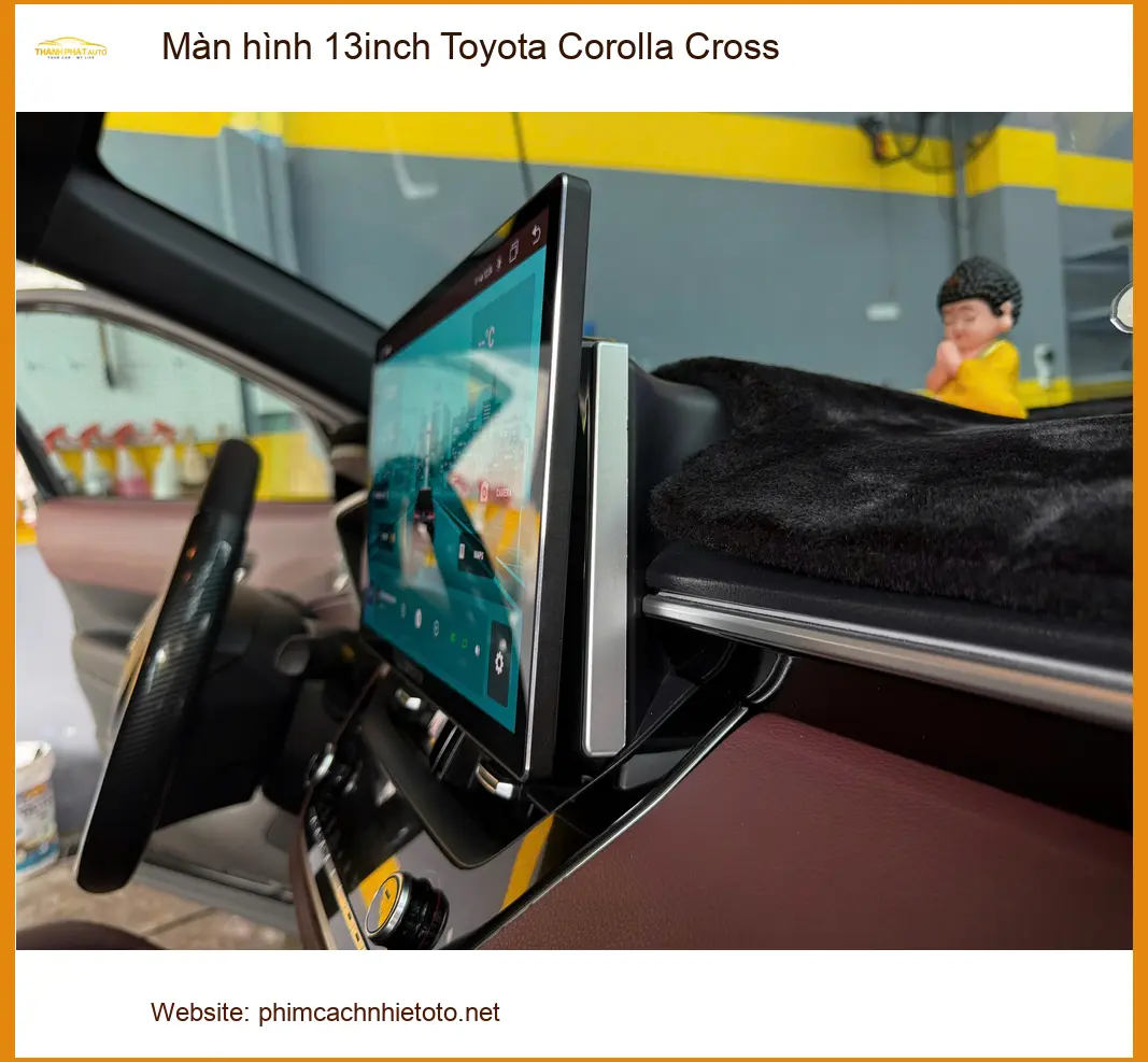 Anh Minh lắp màn hình 13inch cho Toyota Corolla Cross tại Thủ Đức để giải trí ảnh thực tế 5
