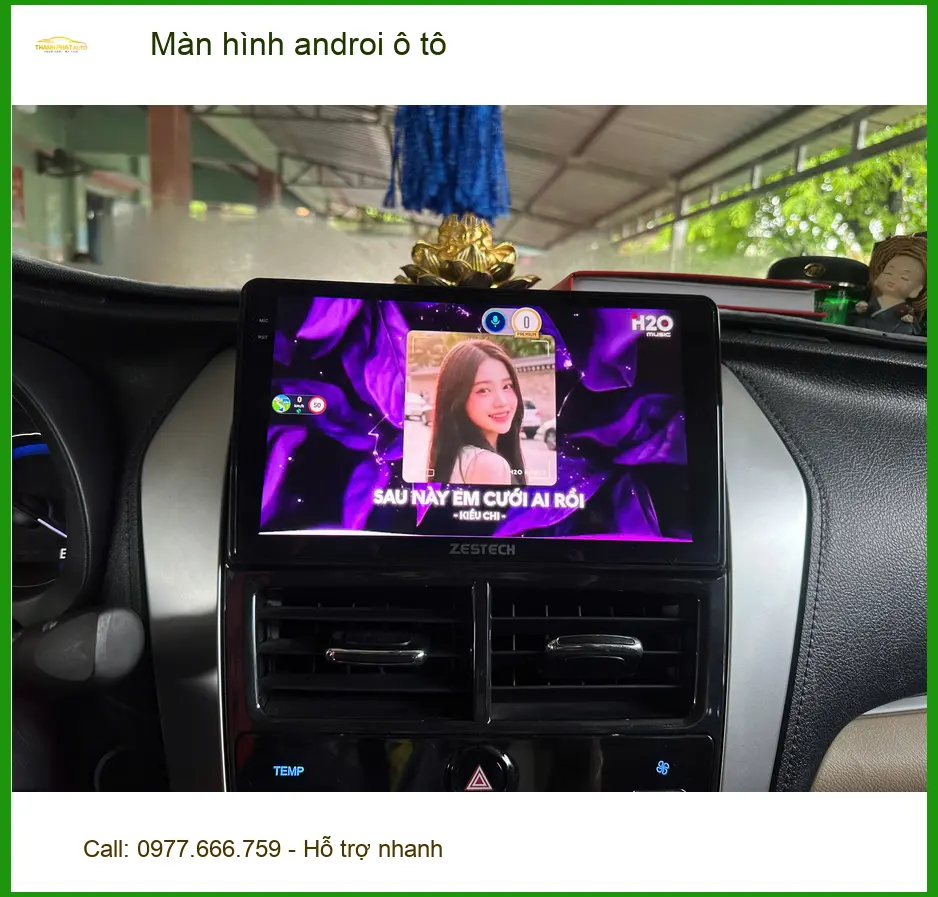 Anh Tùng lắp màn hình androi ô tô cho Hyundai Accent ở Quận 2.