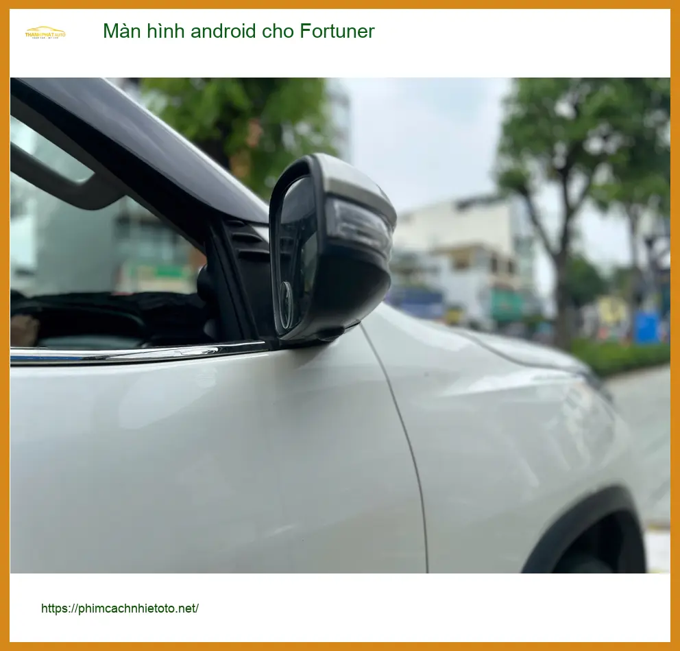Anh Trung lắp màn hình Android Fortuner tại Bình Chánh