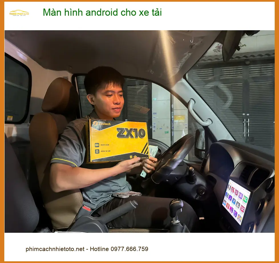 Chú Minh lắp màn hình Android xe tải Hino 300 tại Thủ Đức xem bản đồ tiện lợi ảnh thực tế 2