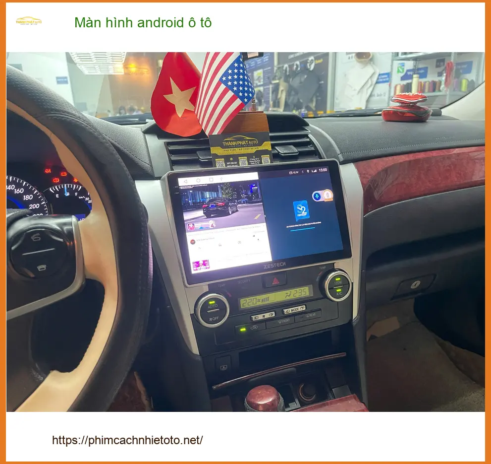 Cô Bích lắp màn hình Android ô tô cho Suzuki XL7 ở Quận 3.