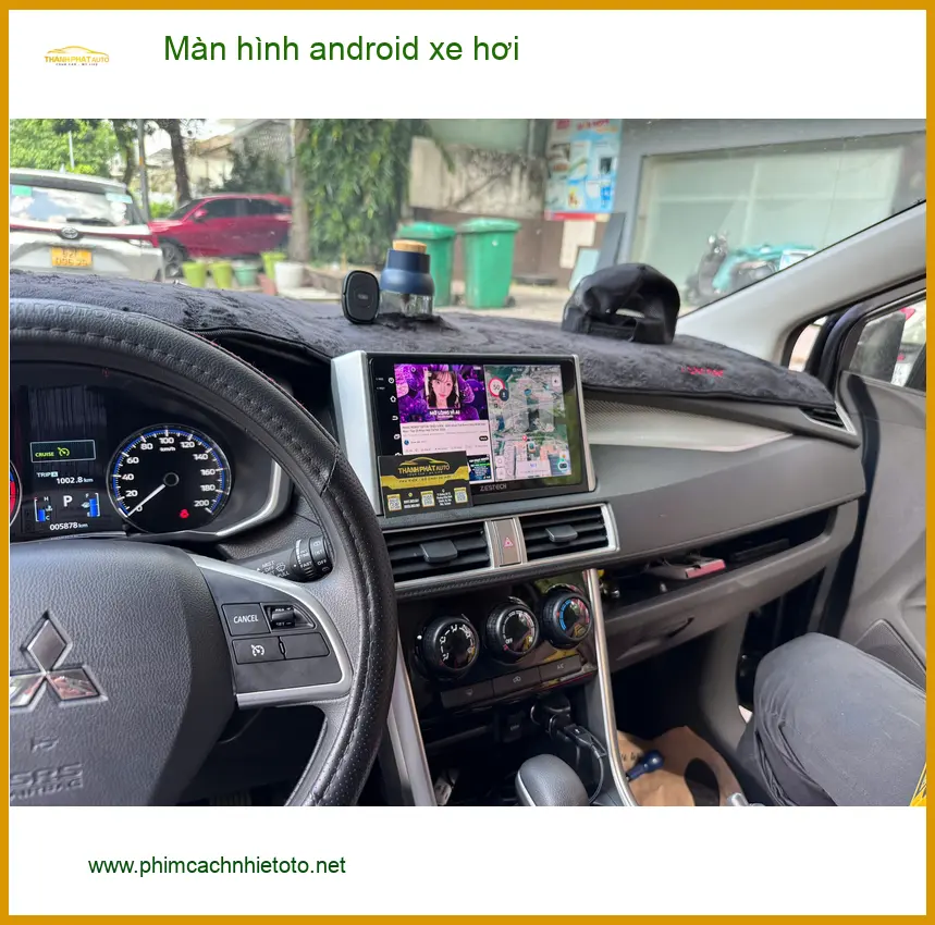 Chị Hằng nâng cấp màn hình Android xe hơi Santa Fe tại Quận 7