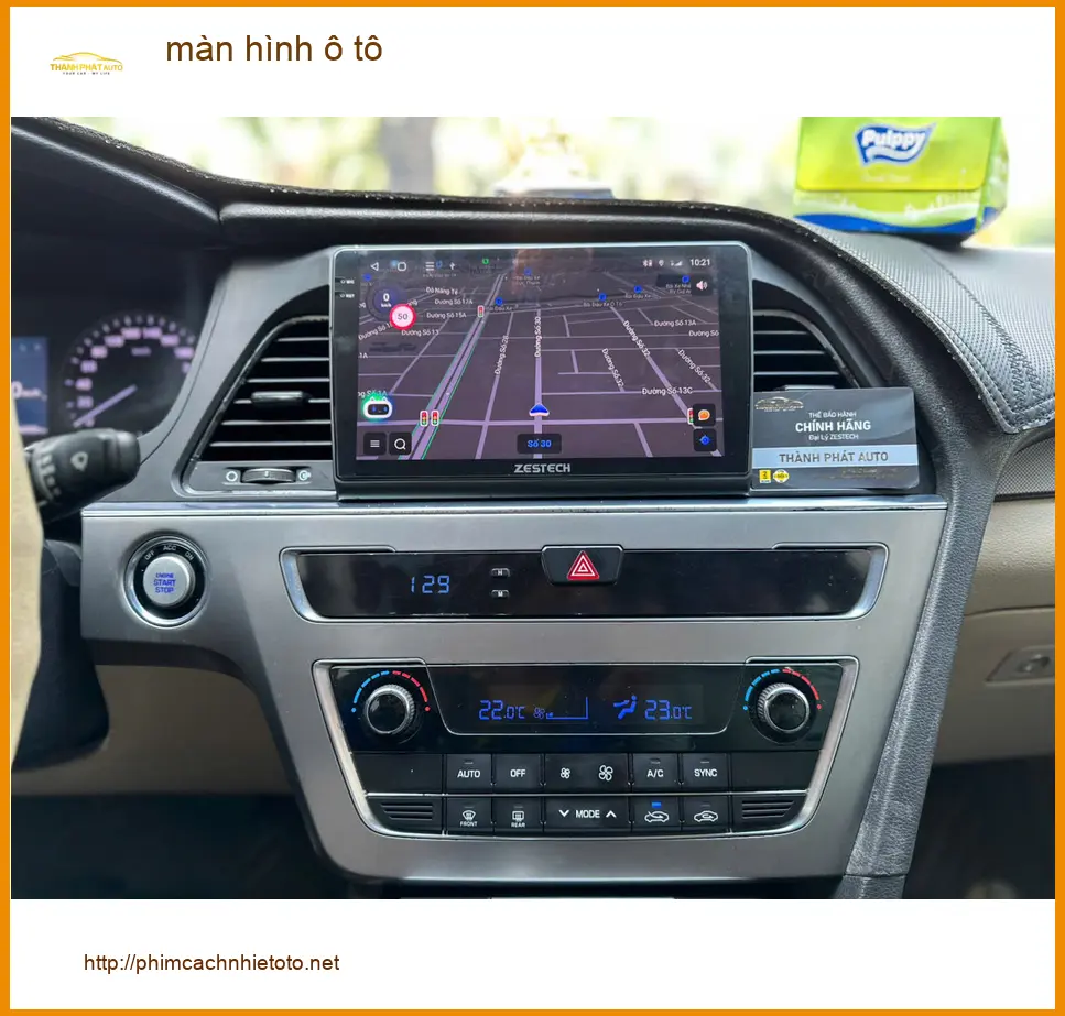 Anh Quý nâng cấp màn hình ô tô Hyundai SantaFe tại Quận Tân Bình vì màn zin quá cũ