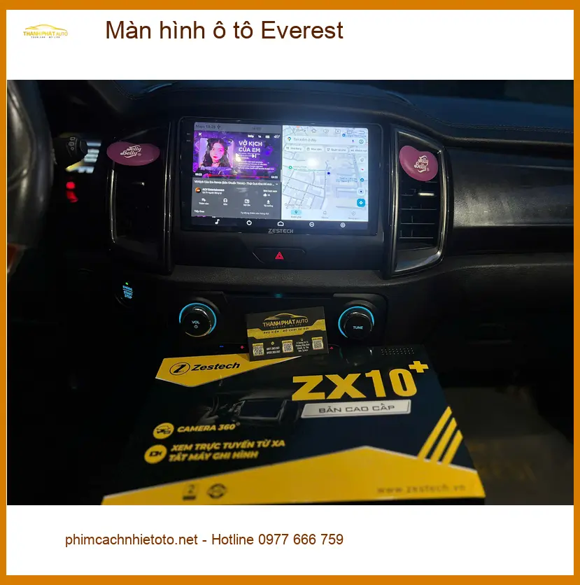 Anh Khải lắp màn hình ô tô Everest Quận 10 vì màn hình cũ đã lỗi thời