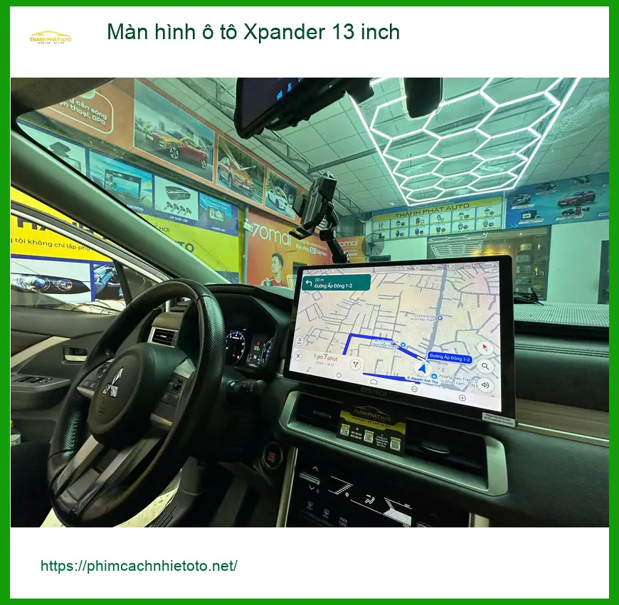 Chú Long lắp màn hình Android 13 inch cho Xpander tại Quận 4 chính hãng