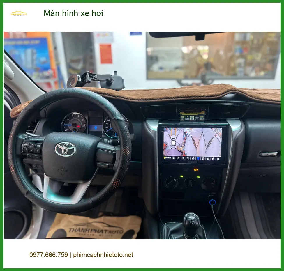 Anh Cường nâng cấp màn hình xe hơi cho Honda CRV tại Quận 12 vì màn zin đã cũ