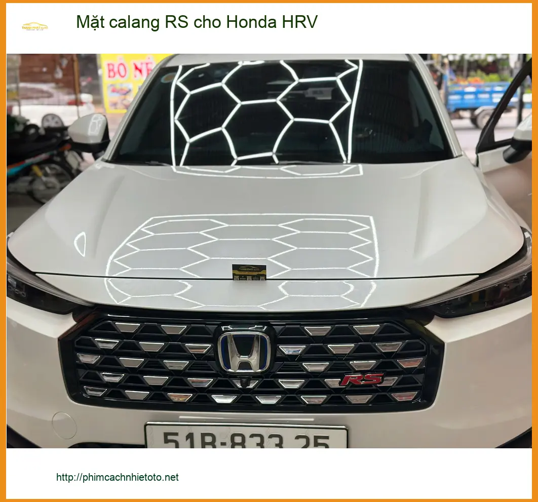 Anh Quang lắp Mặt calang RS cho Honda HRV tại Quận 4 để xe trông thể thao hơn