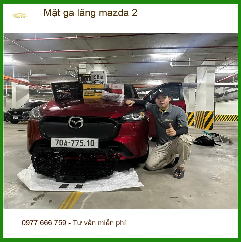 Chú Phát lắp Mặt ga lăng Mazda 2 mới tại Quận Phú Nhuận để xe trông hiện đại hơn. ảnh thực tế 3