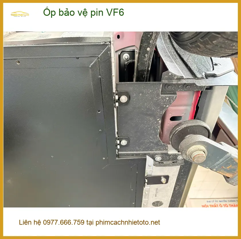 Dịch vụ lắp Ốp bảo vệ pin VF6 uy tín cho Anh Minh Khôi tại Hóc Môn ảnh thực tế 4