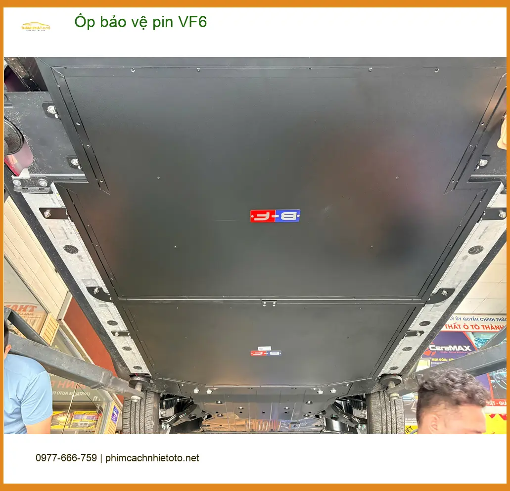 Dịch vụ lắp ốp bảo vệ pin VinFast VF6 chính hãng tại Quận Gò Vấp ảnh thực tế 2