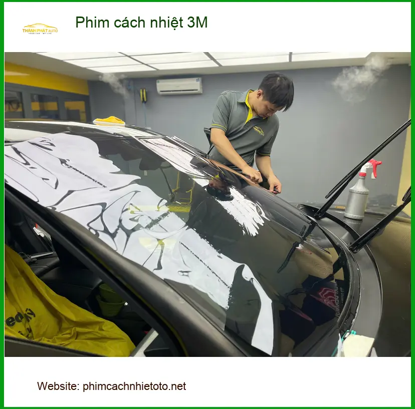 Chị Mai Anh dán phim cách nhiệt 3M cho Hyundai Accent tại Quận Bình Thạnh để chống nóng mùa hè ảnh thực tế 2