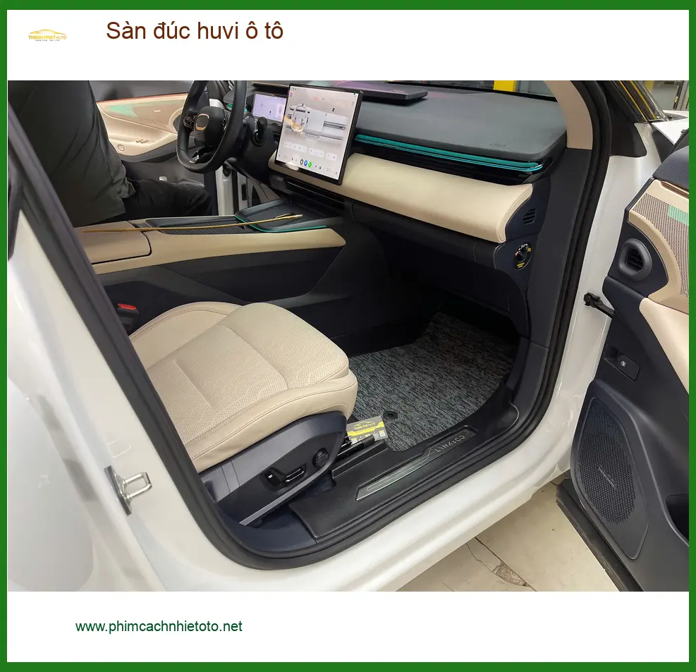 Anh Long lắp sàn đúc huvi ô tô Honda CRV tại Quận 2 cho nội thất sạch sẽ ảnh thực tế 4