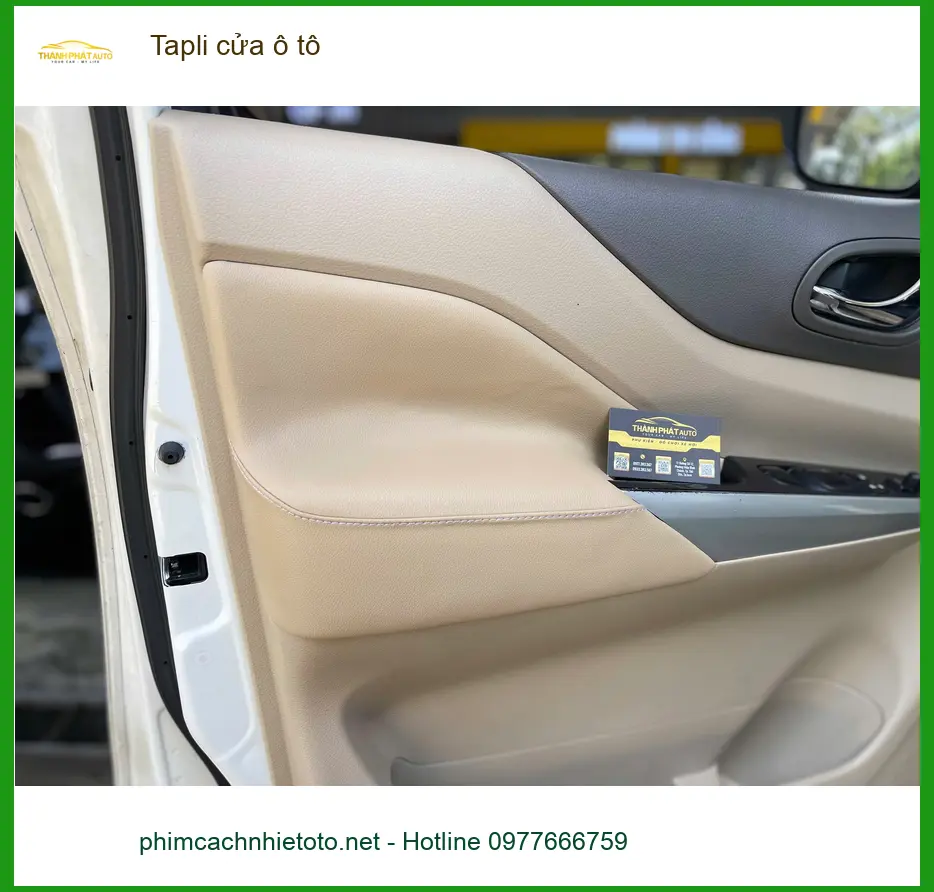 Chị Mai thay Tapli cửa ô tô Kia Carnival tại Quận Bình Tân, tránh trầy xước ảnh thực tế 5