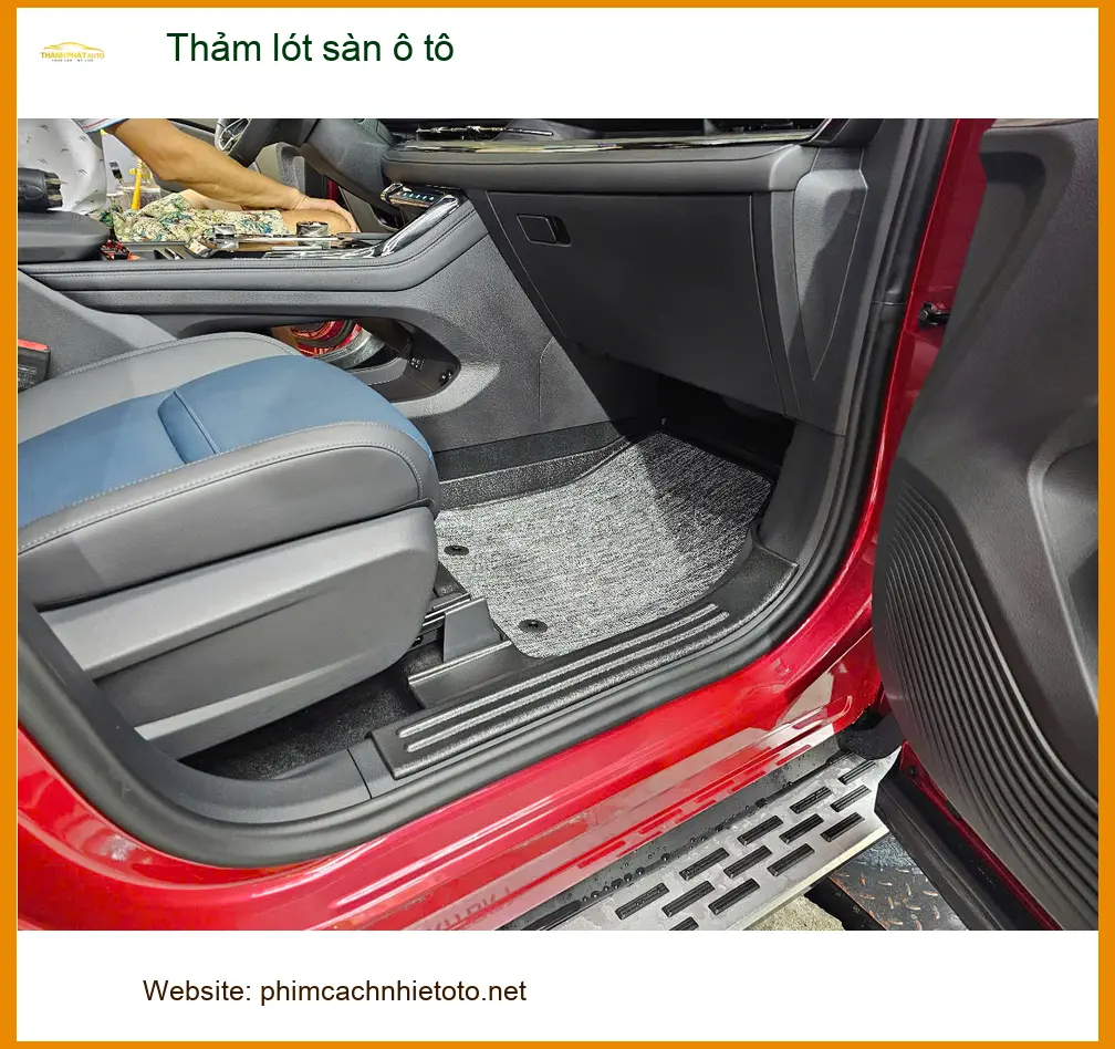 Bác Trường thay thảm lót sàn ô tô Hyundai Accent tại Quận 12 vì thảm cũ xuống cấp ảnh thực tế 4