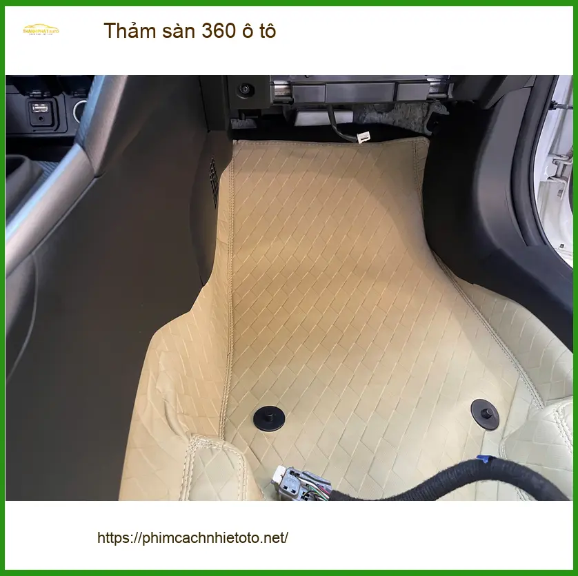 Chị Thảo My lắp thảm sàn 360 ô tô cho VinFast Lux SA tại Quận 2 ảnh thực tế 4