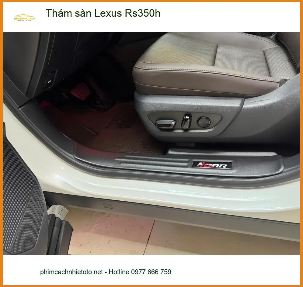 Anh Kiệt lắp thảm sàn Lexus Rs350h tại Quận Bình Tân để nội thất luôn sạch đẹp ảnh thực tế 3