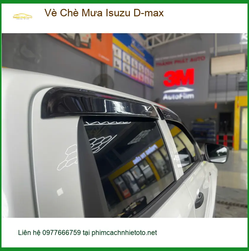 Chú Sâm gắn Vè Che Mưa Isuzu D-max ở Quận 7 để tránh bụi và nước mưa vào xe