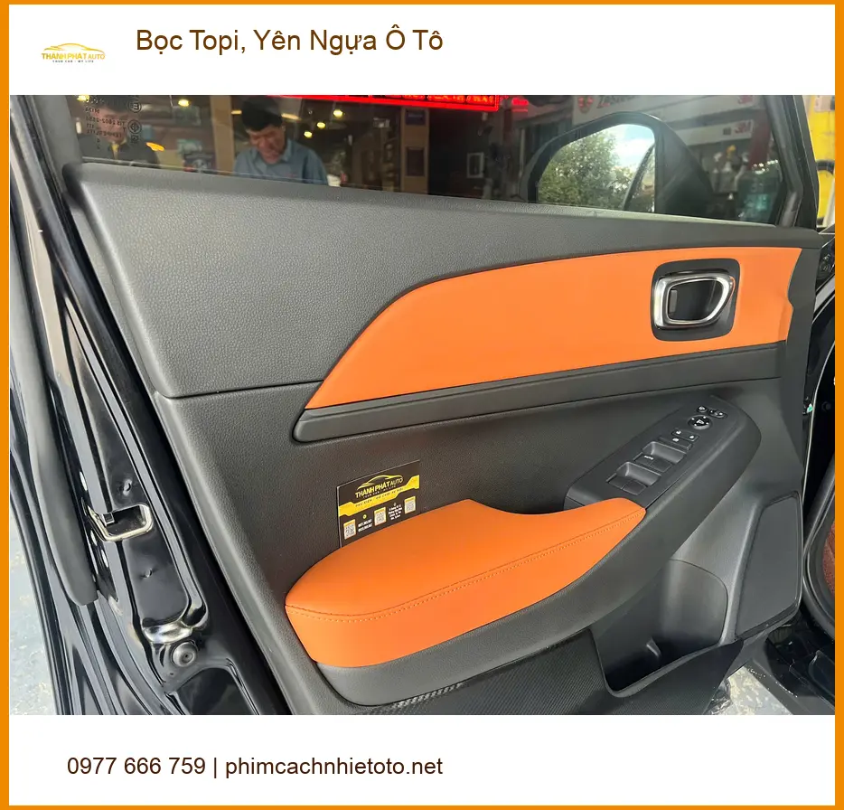 Chị Lan Anh bọc topi, yên ngựa xe Ford Ranger ở Thủ Đức cho nội thất mới ảnh thực tế 3