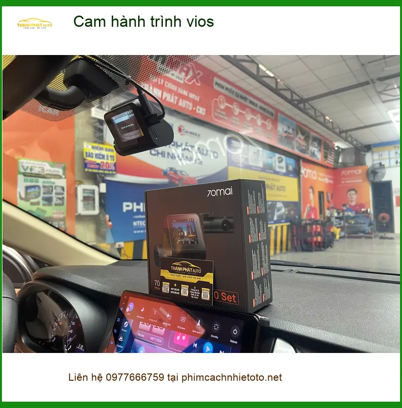 Anh Thành lắp cam hành trình cho Toyota Vios tại Quận 12 để ghi lại hành trình rõ nét