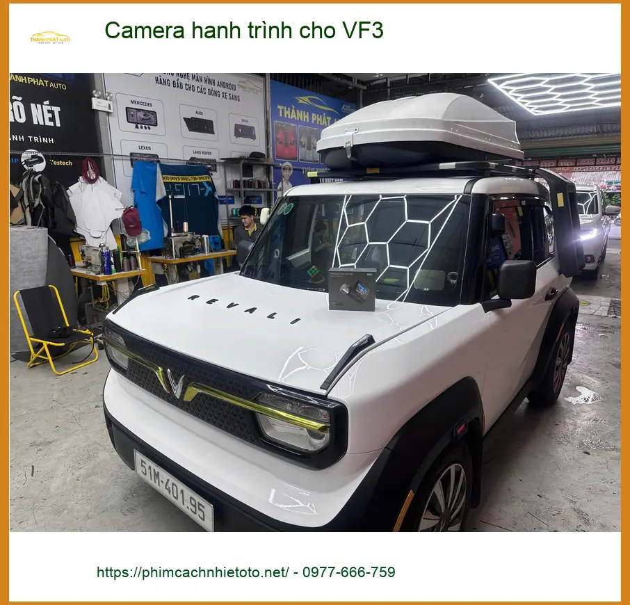 Chú Nam lắp Camera hành trình cho VinFast VF3 tại Quận 12 để an tâm lái xe ảnh thực tế 4