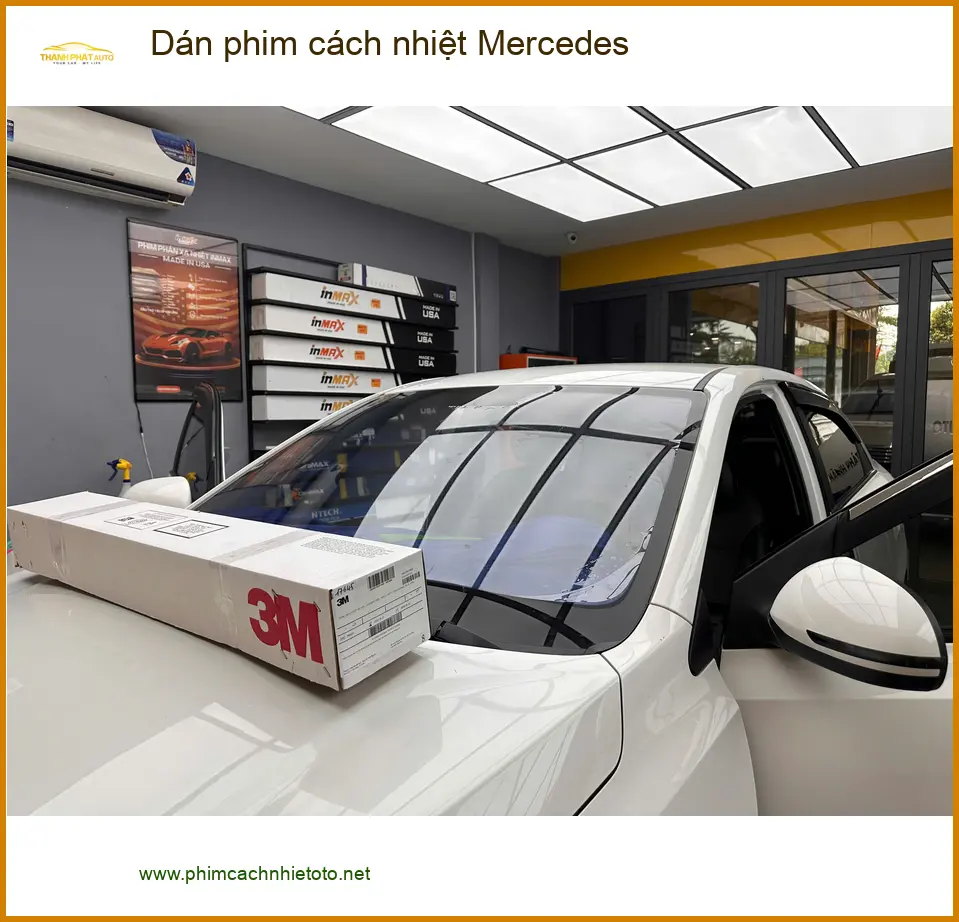 Anh Cường dán phim cách nhiệt Mercedes C300 chính hãng tại Quận 9 vì nắng nóng gay gắt ảnh thực tế 2