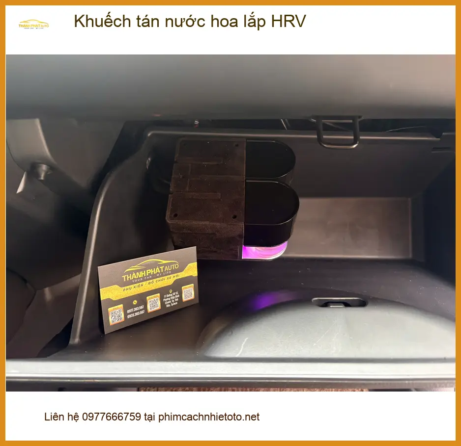 Anh Minh lắp khuếch tán nước hoa HRV tại Quận Thủ Đức để xe luôn thơm mát. ảnh thực tế 3