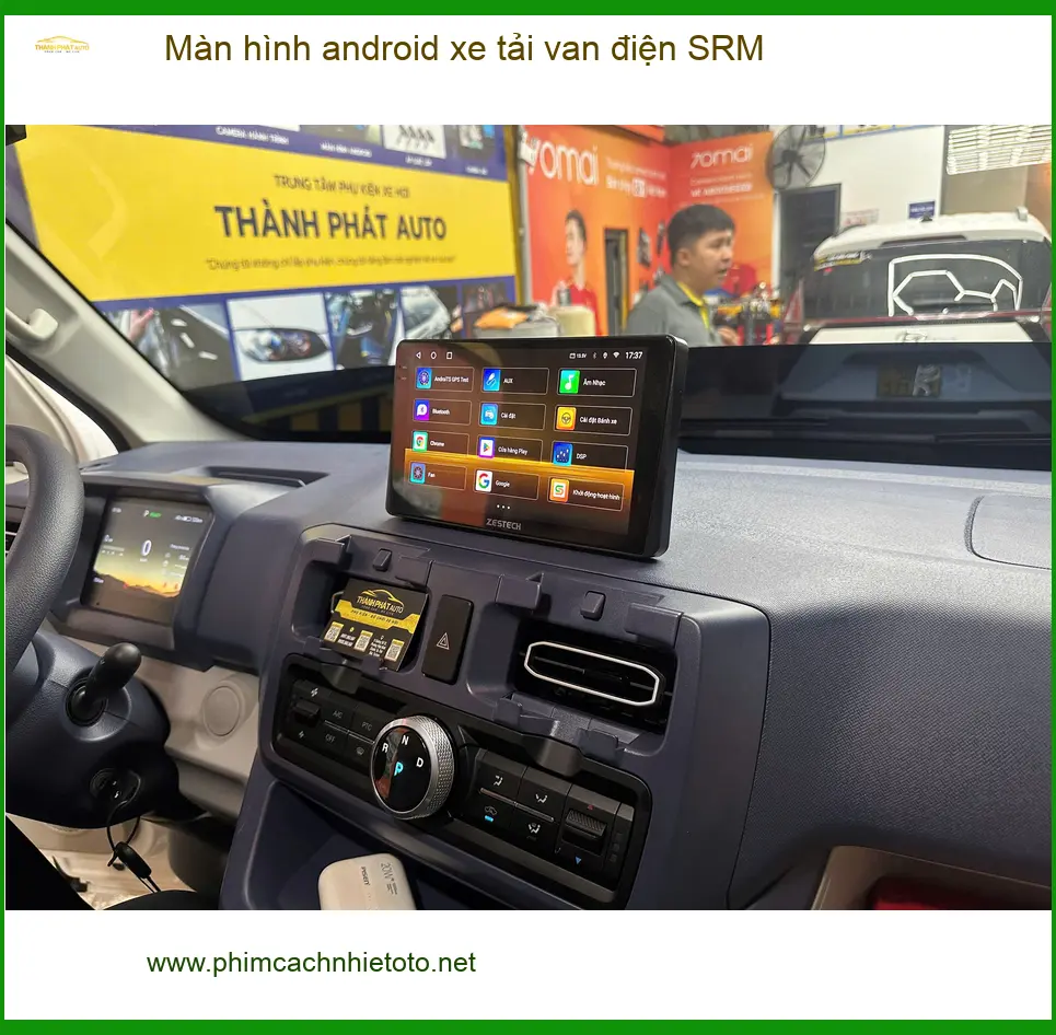 Bác Lâm lắp màn hình Android cho xe tải van điện SRM ở Quận 12 ảnh thực tế 2